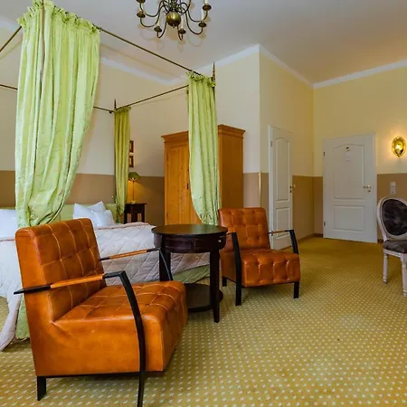 祖姆巴尔酒店 酒店 3*