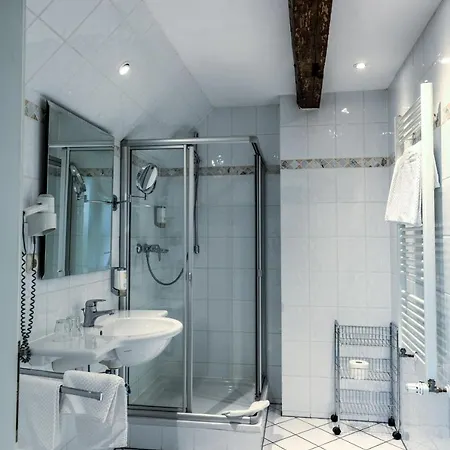 祖姆巴尔酒店 3* 奎德林堡